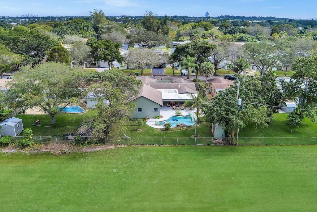 Pool Heat I Firepit And Bbq I 75"Tv I Foosball I 581Mbps Cooper City Exteriér fotografie